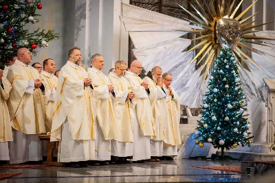 W poniedziałek 27 grudnia 2021 r. w naszej Katedrze duchowni i świeccy modlili się w intencji bpa Jana Wątroby w dniu imienin.  fot. Paulina Lęcznar