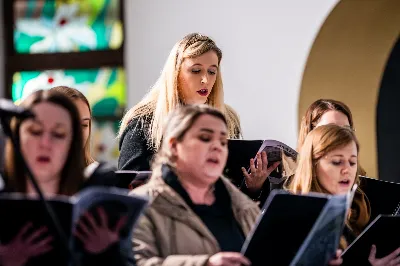 W czwartek (7 grudnia) w wigilię Niepokalanego Poczęcia NMP modliliśmy się śpiewem Akatystu ku czci Bogurodzicy. Śpiew prowadziła Katedralna Schola Liturgiczna pod dyrekcją ks. Juliana Wybrańca. Nabożeństwu przewodniczył ks. Jakub Oczkowicz.
fot. Tomasz Chrobak