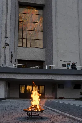 16 kwietnia 2022 r. bp Jan Wątroba przewodniczył liturgii Wigilii Paschalnej w naszej Katedrze. Podczas Mszy Świętej trzy osoby: Justyna, Anna i Nikola przyjęły sakrament chrztu, bierzmowania i Eucharystii.
fot. Joanna Prasoł
