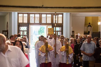 W piątek 28 czerwca obchodziliśmy Uroczystość Najświętszego Serca Pana Jezusa. Jest to nasze święto patronalne złączone z możliwością zyskania odpustu zupełnego. Uroczystej sumie odpustowej przewodniczył bp Edward Białogłowski. Kaznodzieją odpustowym był ks. dr Łukasz Hendzel. fot.: www.facebook.com/Fotografiarzeszow https://fotografiarzeszow.com.pl/