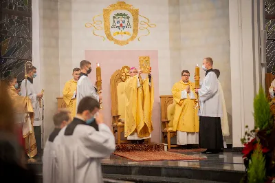 W poniedziałek 27 grudnia 2021 r. w naszej Katedrze duchowni i świeccy modlili się w intencji bpa Jana Wątroby w dniu imienin.  fot. Paulina Lęcznar