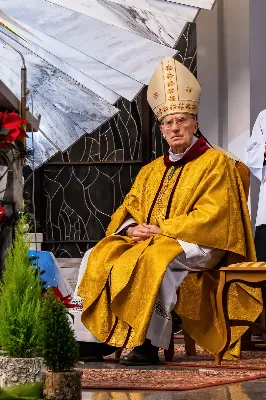 W uroczystość Objawienia Pańskiego, 6 stycznia 2024 r., w katedrze rzeszowskiej odprawiono Mszę św., której przewodniczył bp Jan Wątroba. W liturgii wzięli udział również abp Edward Nowak, bp Edward Białogłowski, bp Kazimierz Górny oraz kilkudziesięciu kapłanów koncelebrujących Eucharystię. W tym dniu bp Kazimierz Górny obchodził 39. rocznicę święceń biskupich, których udzielił św. Jan Paweł II w Watykanie, 6 stycznia 1985 r. Zaś bp Edward Białogłowski przeżywał 36. rocznicę sakry biskupiej, której udzielił abp Ignacy Tokarczuk w Przemyślu, 6 stycznia 1988 r.
fot. Joanna Prasoł