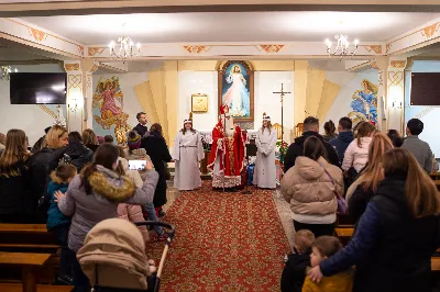 W piątek 8 czerwca obchodziliśmy Uroczystość Najświętszego Serca Pana Jezusa. Jest to nasze święto patronalne złączone z możliwością zyskania odpustu zupełnego. Uroczystej sumie odpustowej przewodniczył bp Kazimierz Górny. Kaznodzieją odpustowym był ks. Mieczysław Lignowski. fot. Joanna Prasoł