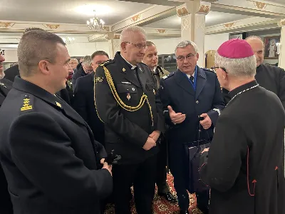 W liturgiczne wspomnienie św. Jana Apostoła (27.12) bp Jan Wątroba przewodniczył Mszy św. w katedrze rzeszowskiej. Eucharystię koncelebrowali abp Edward Nowak, bp Edward Białogłowski, bp Kazimierz Górny, a także ponad 60 kapłanów, którzy wraz z wiernymi modlili się w intencji Biskupa Rzeszowskiego z okazji jego imienin.