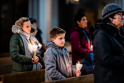 W czwartek (7 grudnia) w wigilię Niepokalanego Poczęcia NMP modliliśmy się śpiewem Akatystu ku czci Bogurodzicy. Śpiew prowadziła Katedralna Schola Liturgiczna pod dyrekcją ks. Juliana Wybrańca. Nabożeństwu przewodniczył ks. Jakub Oczkowicz.
fot. Tomasz Chrobak