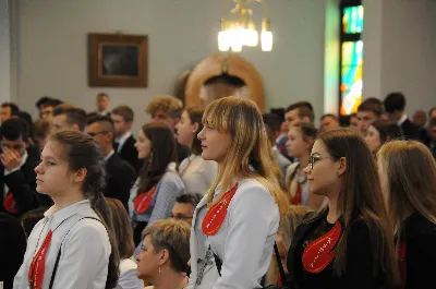 W sobotę 27.04.2019 r. podczas Mszy Świętej o godz.11.00 młodzież z Parafii Katedralnej oraz z parafii Matki Boskiej Częstochowskiej (Rzeszów-Drabinianka) otrzymała z rąk Ks. Bpa Jana Wątroby sakrament bierzmowania.