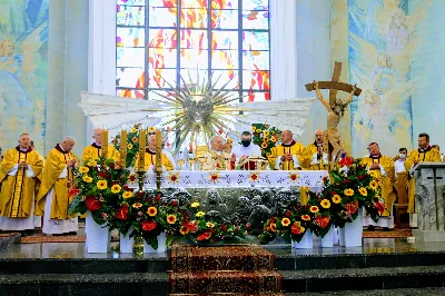 W niedzielę 7 czerwca podczas Mszy Świętej o godz. 12.00 we wspólnocie parafialnej dziękowaliśmy Panu Bogu za 60 lat kapłaństwa ks. inf. Stanisława Maca - pierwszego proboszcza i budowniczego naszej Katedry. fot. Joanna Prasoł, Andrzej Kotowicz