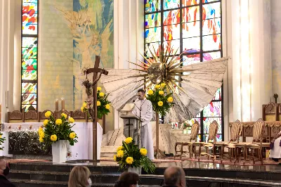 W czwartek 5 listopada o godz. 11.00 Mszą Świętą pogrzebową pożegnaliśmy śp. ks. inf. Stanisława Maca - pierwszego proboszcza i budowniczego Rzeszowskiej Katedry, byłego prepozyta Kapituły Katedralnej i długoletniego dziekana dekanatu Rzeszów – Katedra.  Mszy Świętej przewodniczył bp Jan Wątroba, homilię wygłosił ks. Stanisław Potera. W koncelebrze uczestniczył bp Stanisław Jamrozek - biskup pomocniczy przemyski i ok. 50 księży. fot. Dariusz Kamiński Fotografiarzeszow