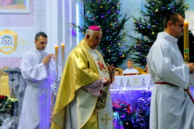 Pasterce w naszej Katedrze przewodniczył Ks. Bp Edward Białogłowski. Czuwanie przed Pasterką prowadziła młodzież z Oazy.
fot. Andrzej Kotowicz