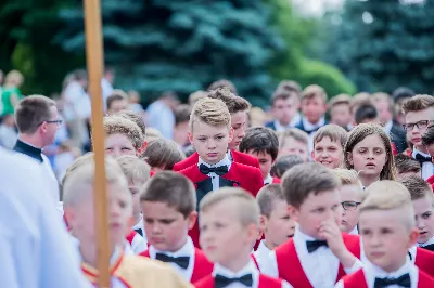 W niedzielę 3.06.2018 r. podczas Mszy Świętej o godz. 12.00 do grona chórzystów Pueri Cantores Resovienses zostało włączonych 16 chłopców.