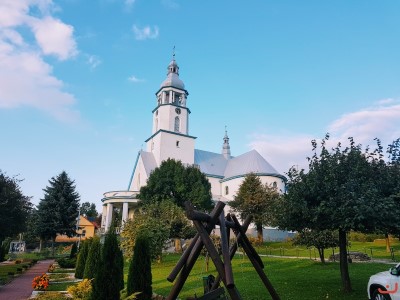 W poniedziałek 18 września Stowarzyszenie Przyjaciół Wyższego Seminarium Duchownego w Rzeszowie działające przy Katedrze udało się z pielgrzymką do Tarnowca. Celem była modlitwa przy cudownej figurze Matki Bożej Zawierzenia oraz Msza Święta dziękczynna za ks. Mariusza Fijałkiewicza z prośbą o dalsze Boże błogosławieństwo w posłudze kapłańskiej w sanktuarium w Tarnowcu. Mszę Świętą w tej intencji sprawował nowy duszpasterz Przyjaciół WSD przy Katedrze - ks. Julian Wybraniec.